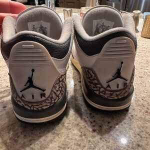 GUC Nike Jordan Retro 3 Size 4Y